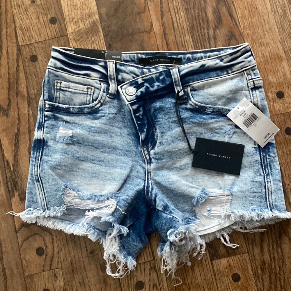 NWT flying monkey mid rise destroyed shorts